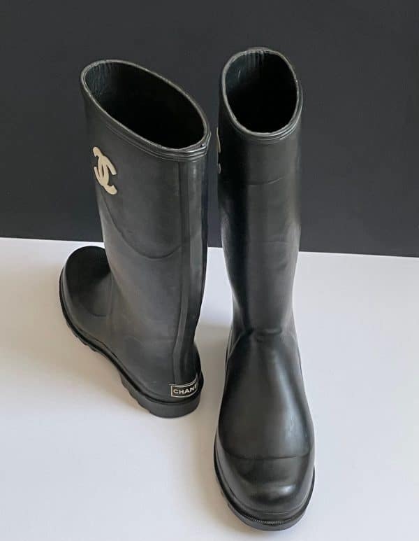 chanel wellington cc logo black rubber chanel boots fall winter c.1980