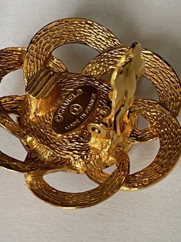 chanel 1980 camellia pearl & gold coco chanel clip earrings vintage w/box