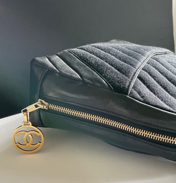 chanel vintage camera bag cc logo leather & chevron shoulder bag c.1989