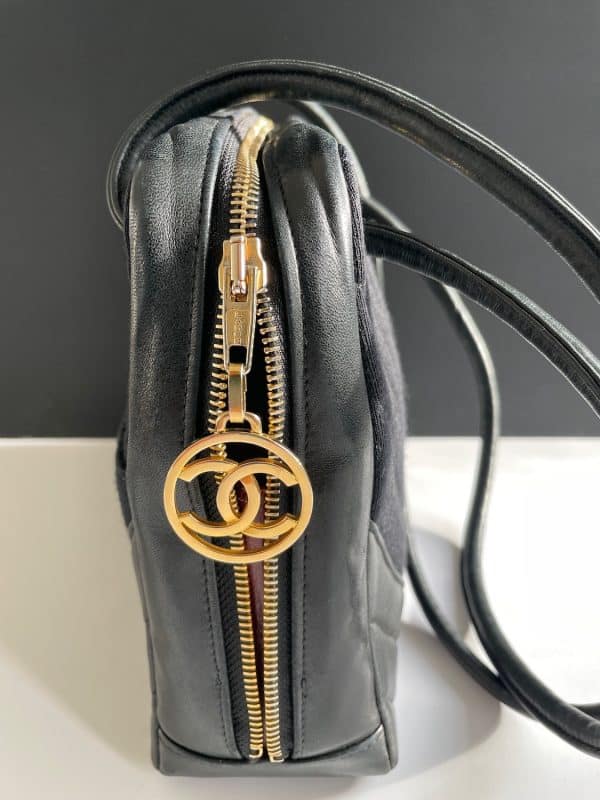 chanel vintage camera bag cc logo leather & chevron shoulder bag c.1989
