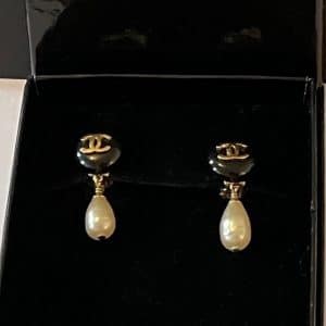 chanel vintage cc logo pearl pear drop & black pendant earrings 1994 w/box