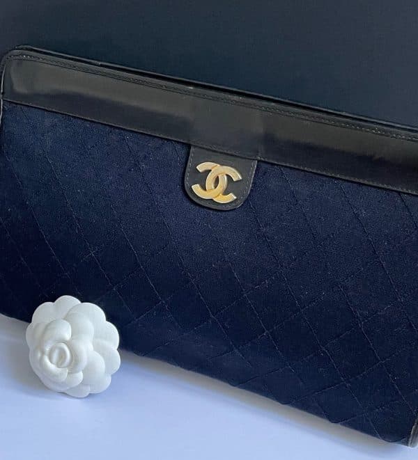 chanel vintage diamond quilted clutch cc logo leather & jersey handbag 1980