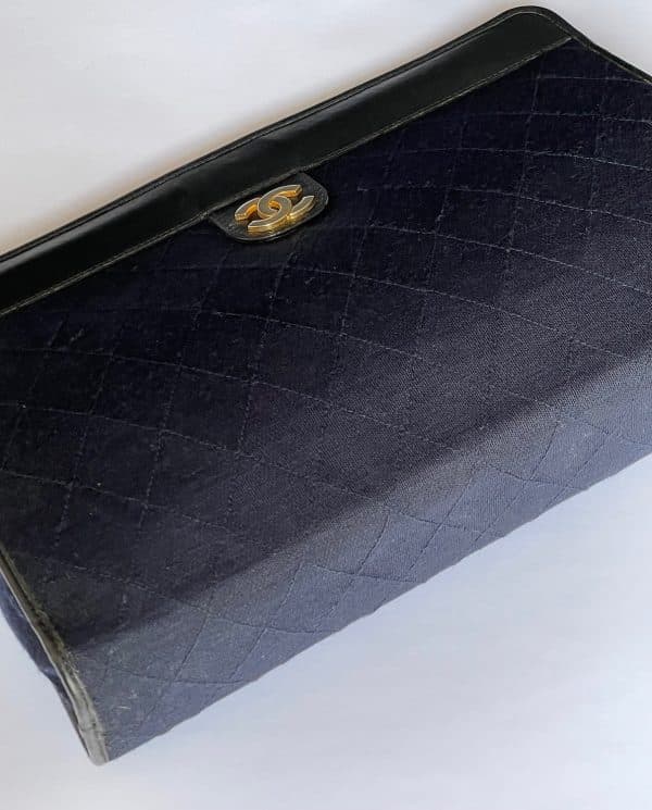chanel vintage diamond quilted clutch cc logo leather & jersey handbag 1980