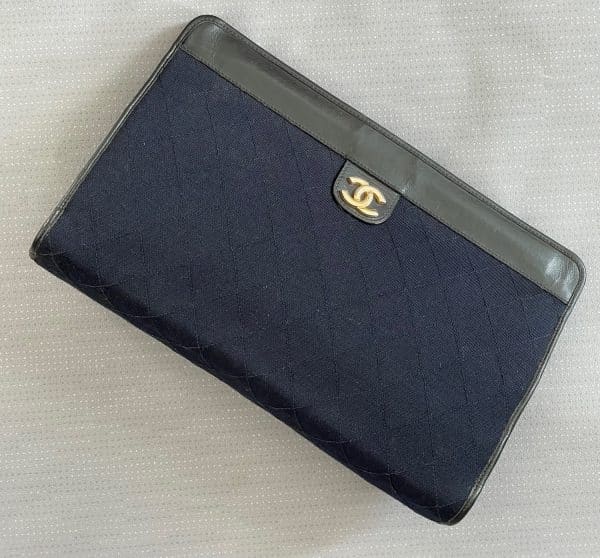 chanel vintage diamond quilted clutch cc logo leather & jersey handbag 1980