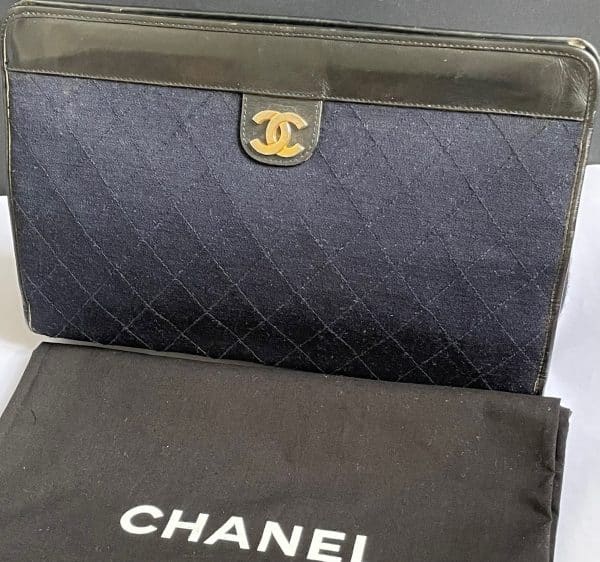chanel vintage diamond quilted clutch cc logo leather & jersey handbag 1980