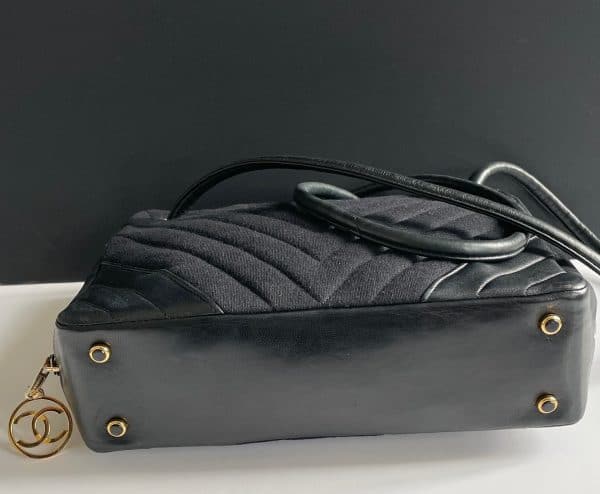 chanel vintage camera bag cc logo leather & chevron shoulder bag c.1989