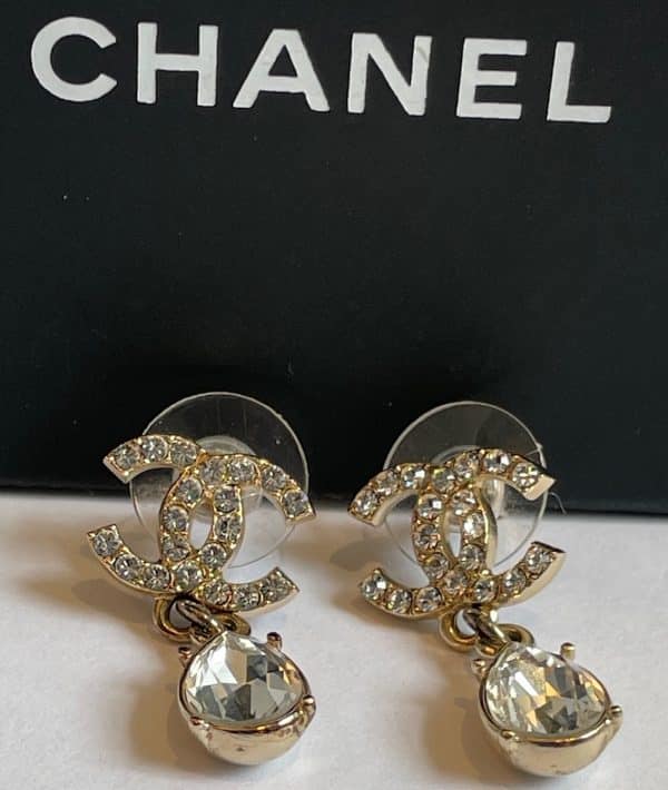 chanel cc logo crystals tear drop dangle earrings gold