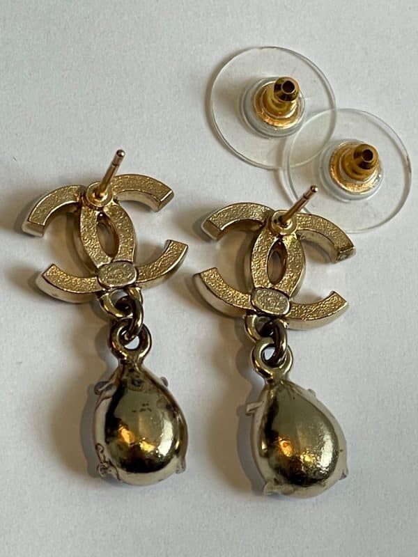 chanel cc logo crystals tear drop dangle earrings gold