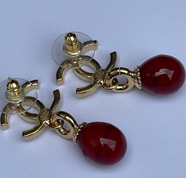 chanel cc logo pearl drop pendant dangle earrings red & gold 