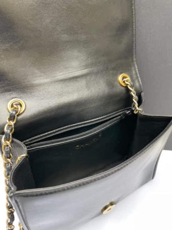 chanel vintage cc logo quilted shoulder flap bag black timeless c.1989 1991