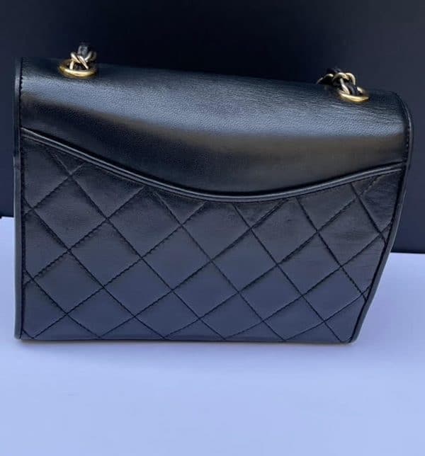 chanel vintage cc logo quilted shoulder flap bag black timeless c.1989 1991