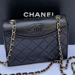 chanel vintage cc logo quilted shoulder flap bag black timeless c.1989 1991