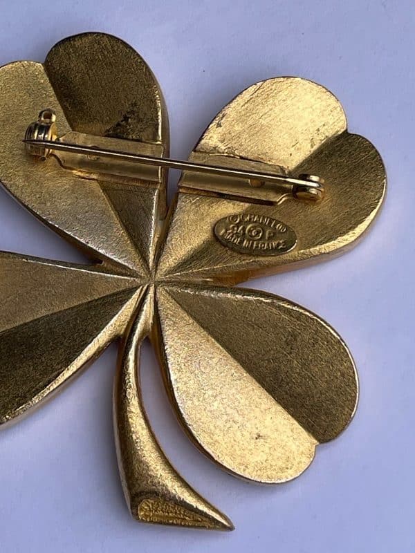 chanel vintage four leaf clover cc logo lucky charm brooch spring 1994 w/box