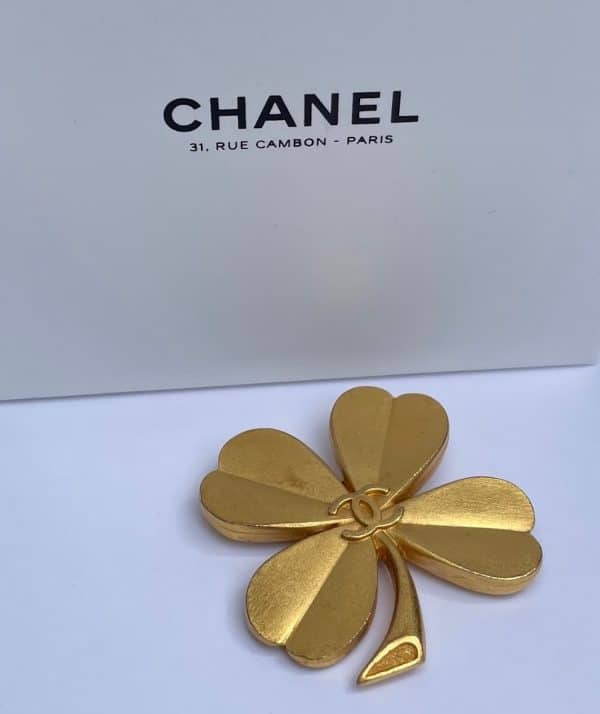 chanel vintage four leaf clover cc logo lucky charm brooch spring 1994 w/box