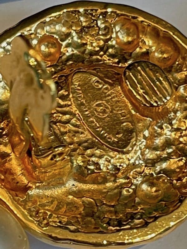 chanel vintage pearl drop & gold clip on earrings c.1980s w/box