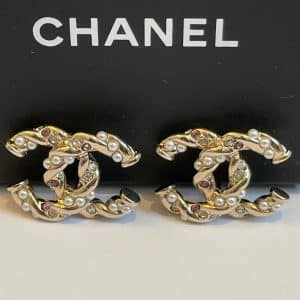 chanel cc logo pierce earrings crystals & pearl earrings