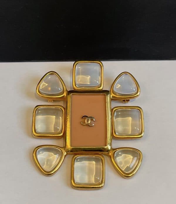 chanel vintage gripoix cc logo camellia flower salmon brooch 1996 w/box