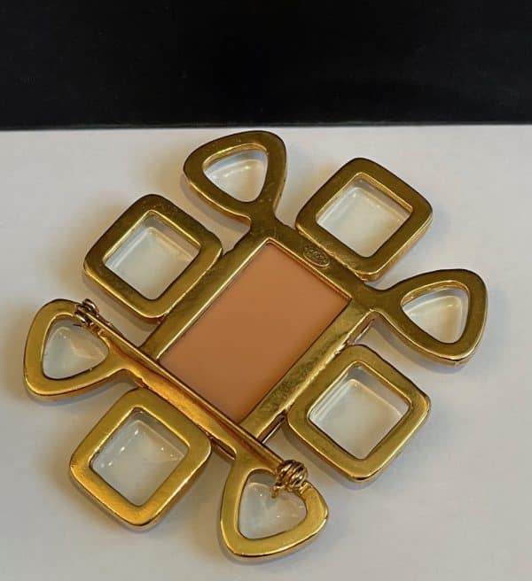 chanel vintage gripoix cc logo camellia flower salmon brooch 1996 w/box