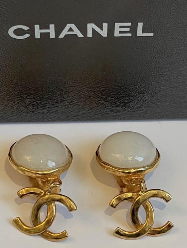 chanel vintage pearl cc logo drop earrings clip on spring 1997