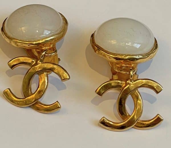 chanel vintage pearl cc logo drop earrings clip on spring 1997