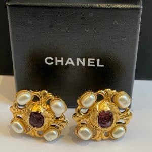 chanel vintage red gripoix pearl & gold earrings 1980 w/box