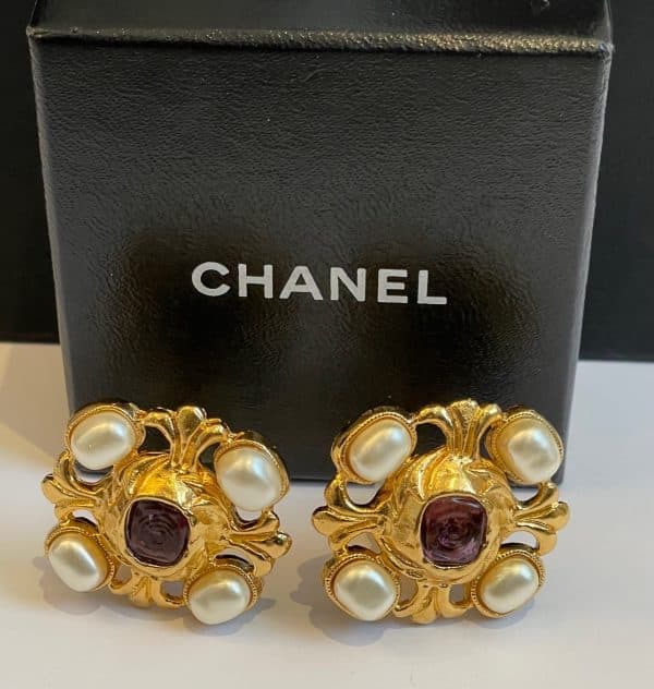 chanel vintage red gripoix pearl & gold earrings 1980 w/box