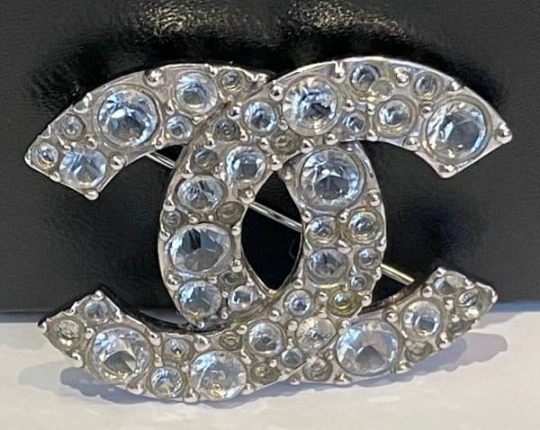 chanel cc logo large crystal brooch collection 2005 w/box