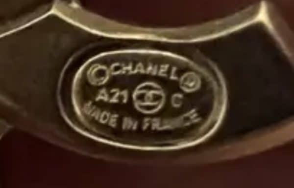 chanel cc logo pearl & crystals drop pendant earrings 2021 w/box