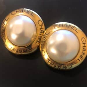 chanel vintage chanel logo clip on earrings early 1980 w/box