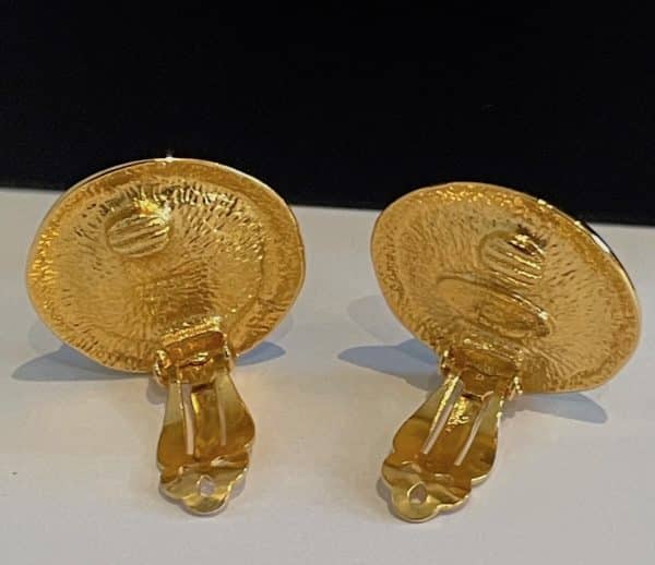 chanel vintage chanel logo clip on earrings early 1980 w/box