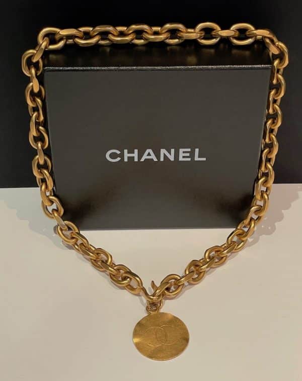 chanel 1990s rare chunky hammered chain & cc logo medallion belt necklace