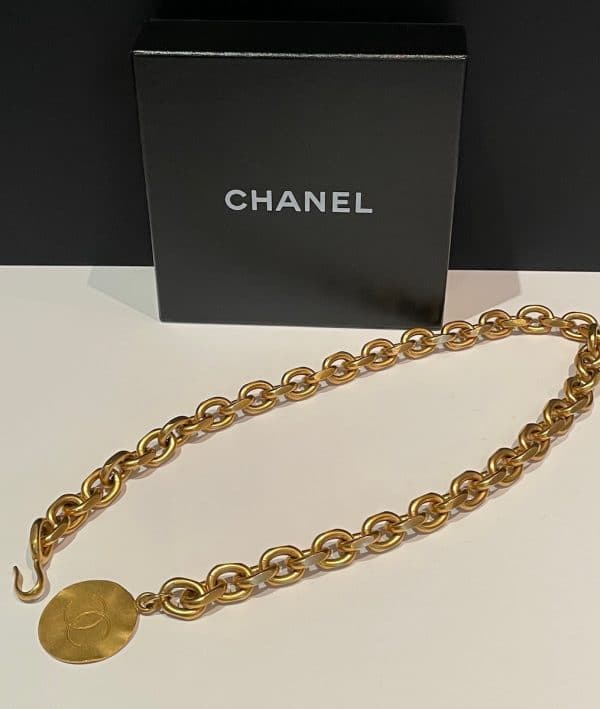 chanel 1990s rare chunky hammered chain & cc logo medallion belt necklace