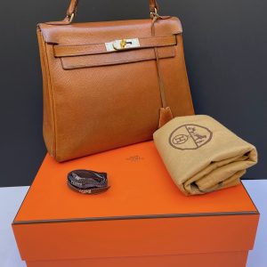 hermÈs 1945 iconic vintage kelly 28 sellier box gold courchevel leather ghw