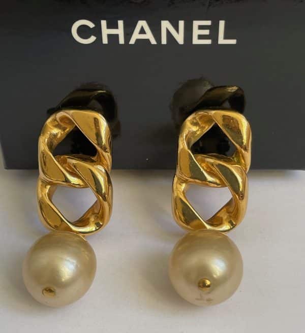 chanel 1993 vintage pearl drop earrings gold chain links w/box (copy)