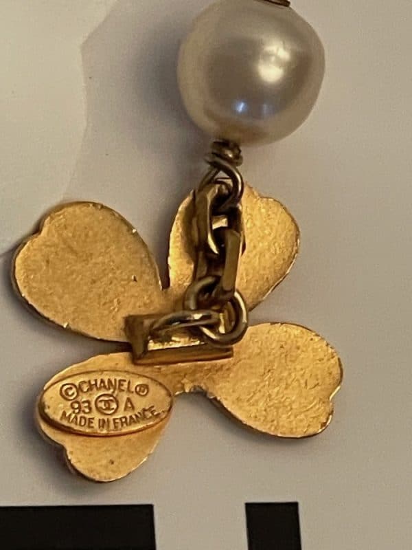 chanel vintage cufflinks four leaf clover pearl gold metal 1993