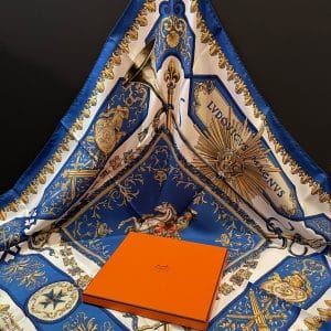 hermÈs silk scarf ludovicus magnus (louis iv) blue by françoise de la perrière w/box