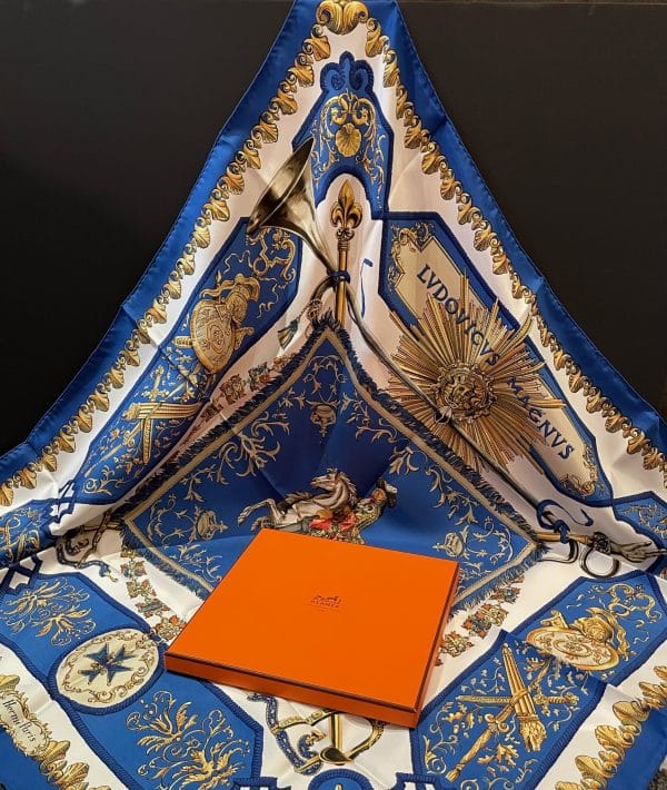 hermÈs silk scarf ludovicus magnus (louis iv) blue by françoise de la perrière w/box