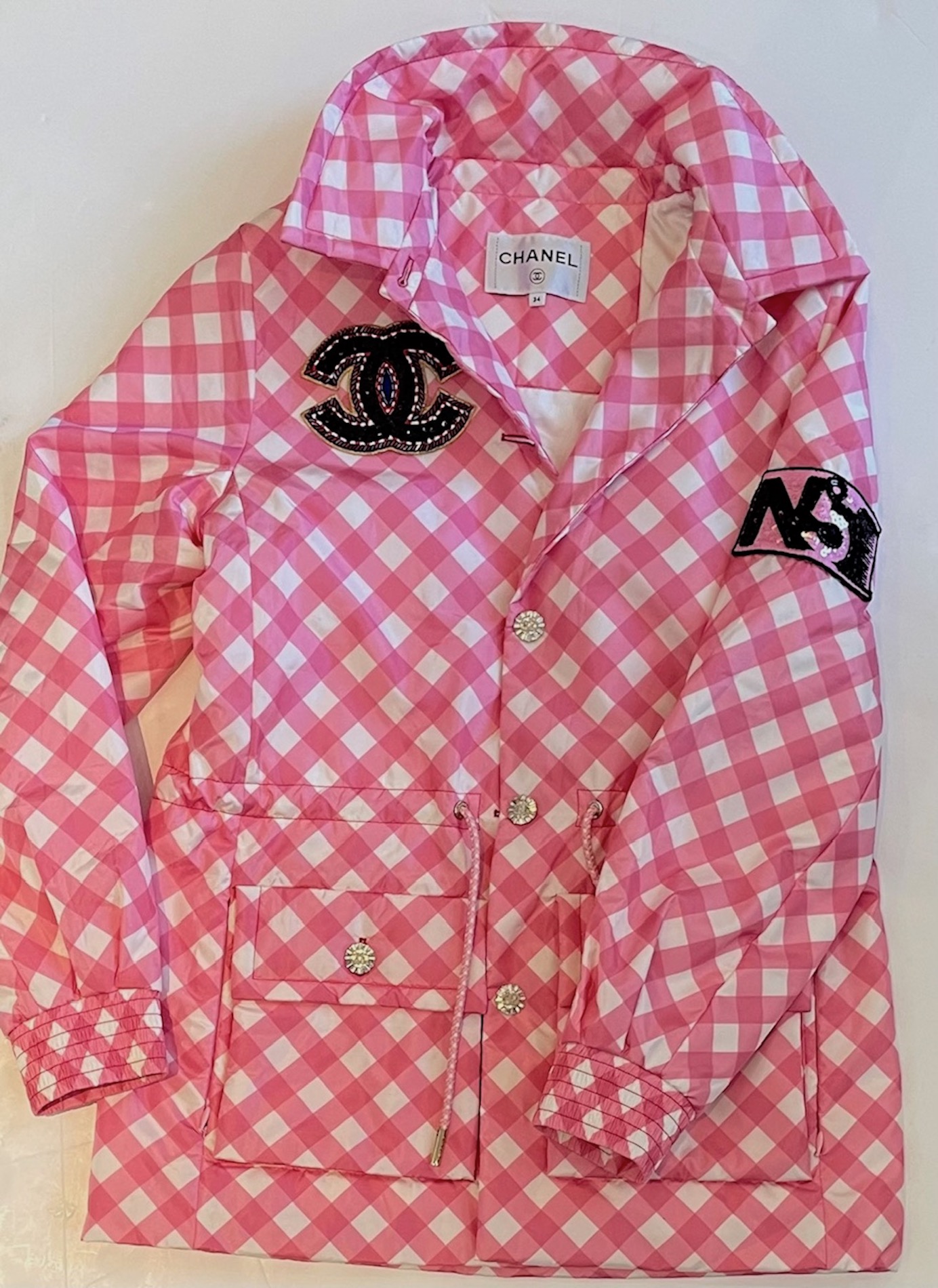 chanel silk pink checkered jacket with chanel cc patches cruise collection 2023