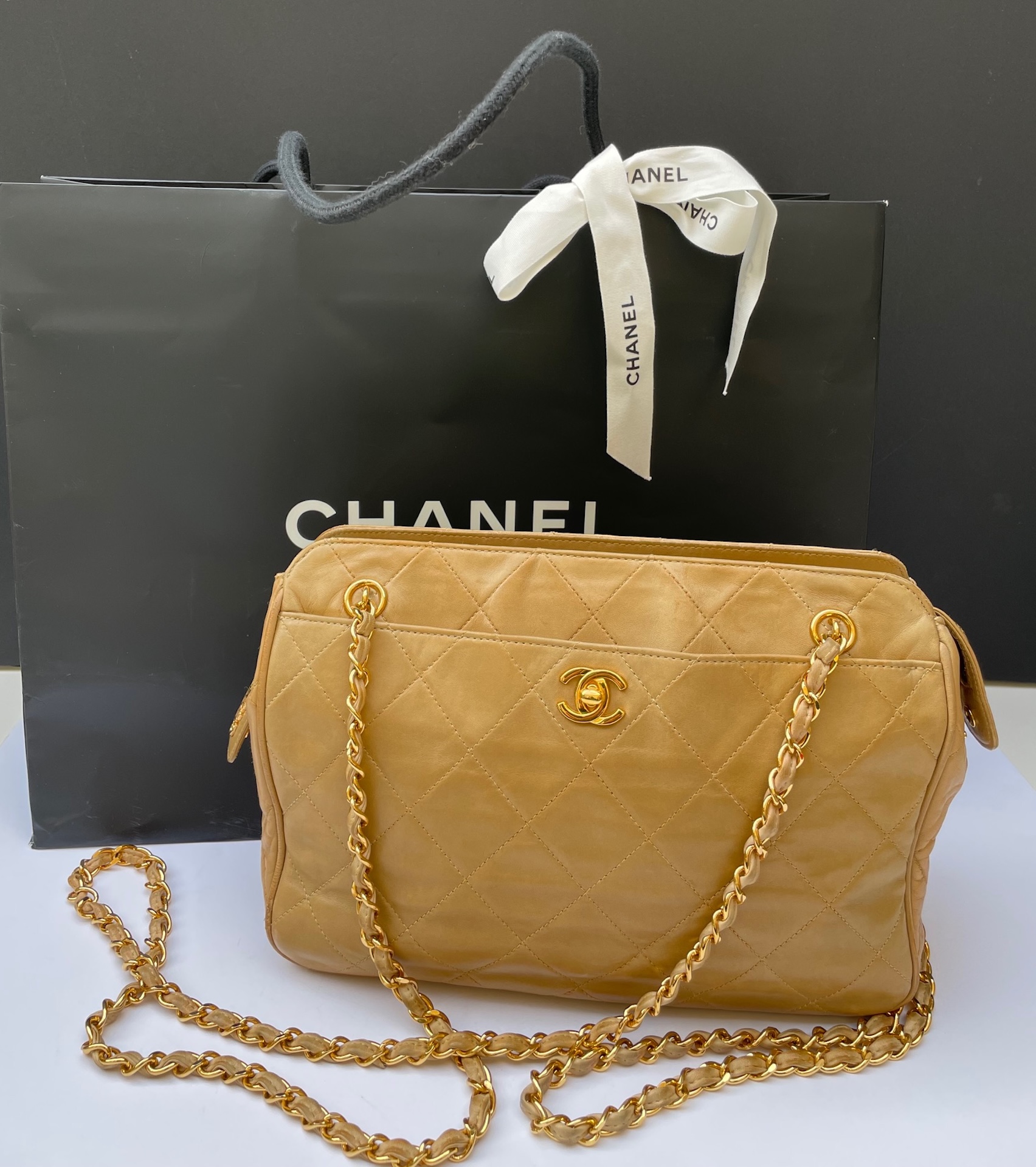 chanel vintage diamond quilted beige cc logo double shoulder strap 1996