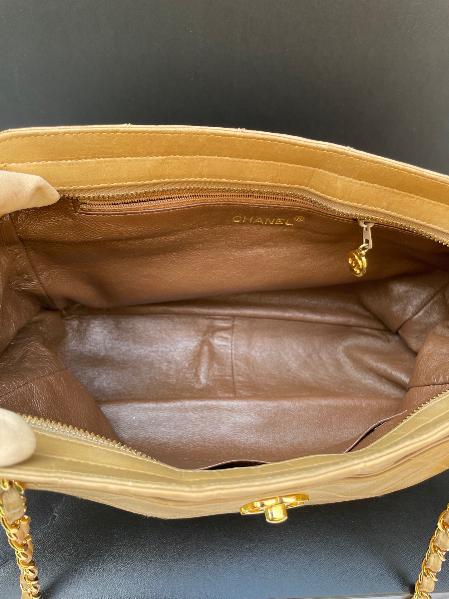 chanel vintage diamond quilted beige cc logo double shoulder strap 1996