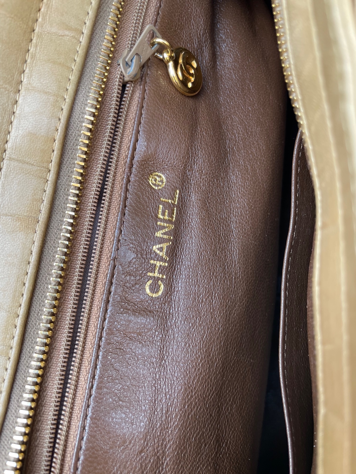 chanel vintage diamond quilted beige cc logo double shoulder strap 1996