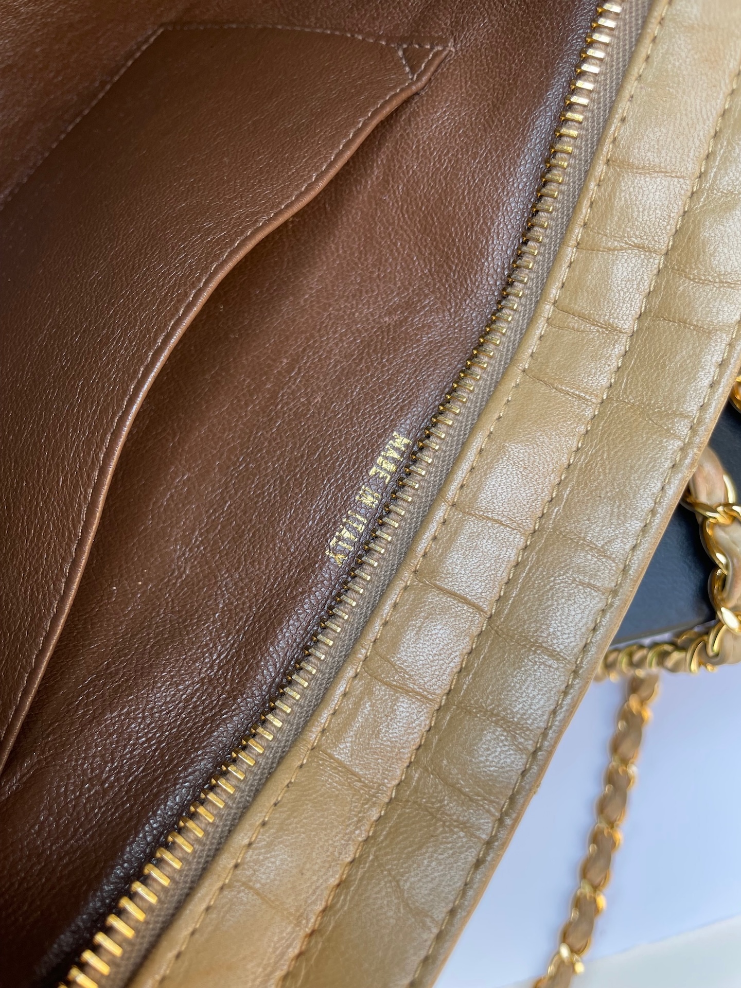 chanel vintage diamond quilted beige cc logo double shoulder strap 1996